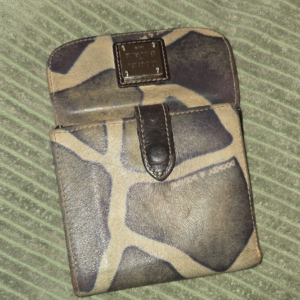 Dooney & Bourke Giraffe Print Wallet - Picture 2 of 4